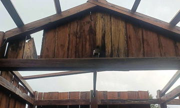 Đà Nẵng: Hàng chục ngôi nhà bị tốc mái do ảnh hưởng bão số 13