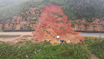 Hà Tĩnh: Khó khăn trong công tác xử lý sạt lở đất