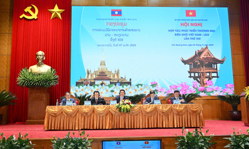 Việt Nam - Lào: Đưa thương mại biên giới phát triển lên tầm cao mới