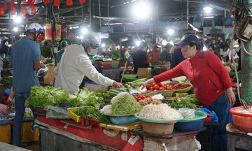 Đà Nẵng: Hụt nguồn cung, giá rau xanh tại chợ truyền thống tăng mạnh