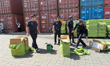 Buôn lậu diễn biến phức tạp, hải quan triển khai cao điểm cuối năm