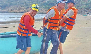 Gia Lai: Làng chài nhộn nhịp, ngư dân hối hả vươn khơi sau bão