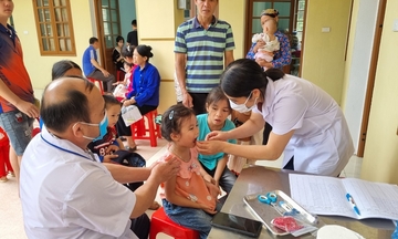 'Cuộc chiến' chống suy dinh dưỡng trẻ em vùng cao Lạng Sơn