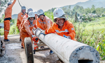 Đắk Lắk: Khôi phục điện chiếu sáng cho 97,4% khách hàng sau bão số 13