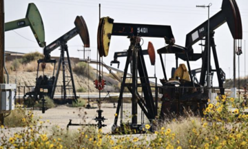 OPEC+ điều tiết sản lượng: Hỗ trợ giá dầu trong ngắn hạn