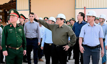 Thủ tướng kiểm tra tình hình thiệt hại do bão số 13 tại tỉnh Gia Lai