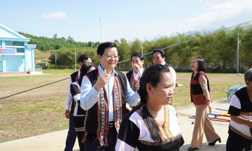 Phó Thủ tướng Mai Văn Chính dự Ngày hội Đại đoàn kết tại Khánh Hòa