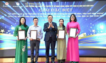 Chùm ảnh: Lễ trao Giải thưởng báo chí về sử dụng năng lượng tiết kiệm và hiệu quả