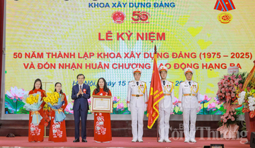 Khoa Xây dựng Đảng kỷ niệm 50 năm thành lập và đón nhận Huân chương Lao động hạng Ba