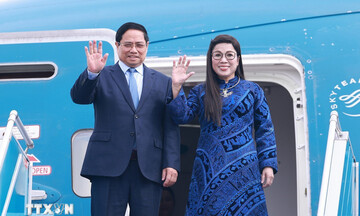 Thủ tướng và Phu nhân lên đường thăm chính thức Kuwait, Algeria, dự hội nghị G20 tại Nam Phi