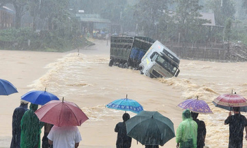Quảng Trị: Vẫn đang tìm kiếm tài xế xe ô tô bị mất tích