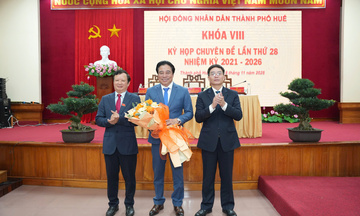 HĐND thành phố Huế bầu Chủ tịch và Phó Chủ tịch UBND thành phố