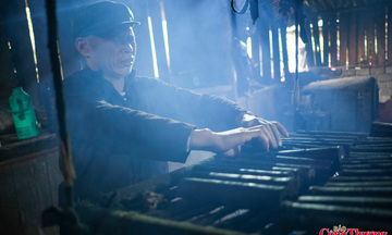 Độc đáo chè ống lam gác bếp giúp bà con vùng cao Lào Cai thoát nghèo