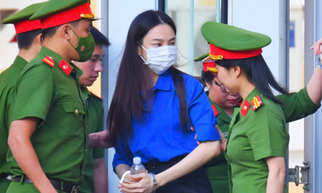 Bắt đầu xét xử hoa hậu Thùy Tiên, Quang Linh Vlogs, Hằng Du Mục