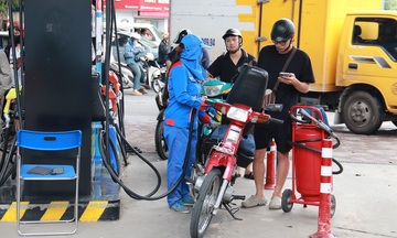 Giá xăng dầu hôm nay ngày 20/11/2025: Tiếp tục giảm mạnh