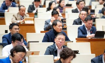 Ngày 20/11, đại biểu Quốc hội thảo luận về chế độ ưu đãi cho giáo viên