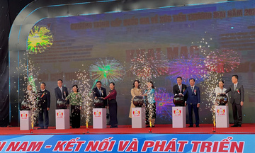 Khai mạc Hội chợ Thương mại Quốc tế Việt – Trung (Lào Cai) lần thứ 25