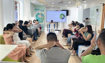 Doanh nghiệp trong 'cuộc đua mềm' nâng chuẩn môi trường làm việc