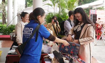 Đà Nẵng: Du khách hào hứng trải nghiệm văn hóa Cơ Tu, Xơ Đăng