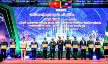 Hội chợ Việt - Lào 2025: Ấm tình hữu nghị, 'bội thu' giao thương