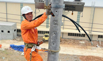 Người ‘gác cổng’ thầm lặng của ngành điện Huế