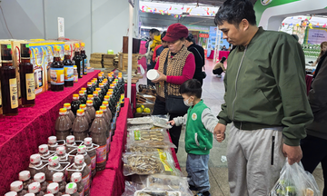 Thanh Hóa: Doanh thu ấn tượng, sản phẩm đặc trưng hút khách tại hội chợ lớn