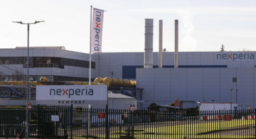 Khủng hoảng về 'chip' ảnh hưởng ra sao tới cung ứng ô tô thế giới?