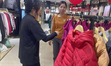 Black Friday: Nhiều cửa hàng giảm giá mạnh, sức mua tăng 