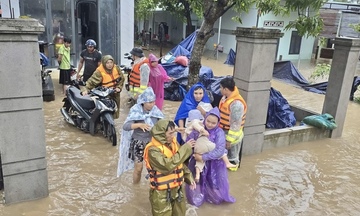 ‘Sóng ngầm' tin giả mưa lũ không thể chia rẽ tinh thần đoàn kết dân tộc