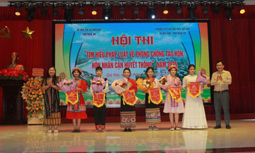 Nỗ lực bền bỉ ngăn tảo hôn ở vùng cao Nghệ An