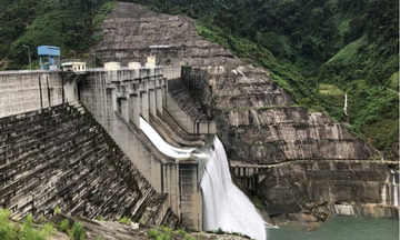 Công ty Thuỷ điện Sông Bung tổ chức vận hành hồ chứa để ứng phó bão số 15