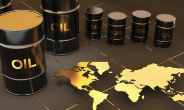 Giá dầu 2026: Dư cung áp đảo, neo giá nhờ rủi ro địa chính trị