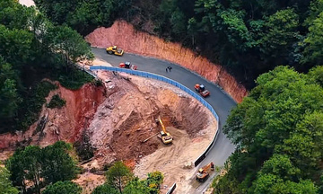 Đèo Mimosa Đà Lạt thông xe sau 10 ngày sạt lở do mưa lũ