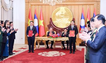 Bộ Công Thương Việt Nam và Bộ Công Thương Lào trao Biên bản ghi nhớ về phát triển chuỗi liên kết công nghiệp