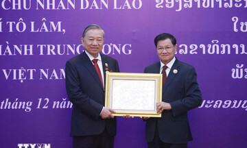 Tổng Bí thư Tô Lâm nhận Huân chương Vàng Quốc gia của Nhà nước Lào
