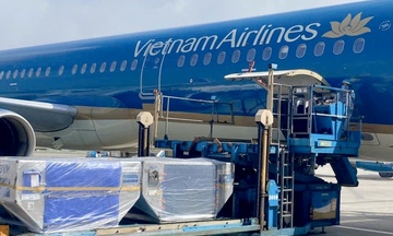 Vietnam Airlines vận chuyển miễn phí hàng hóa tới vùng lũ miền Trung
