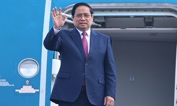 Thủ tướng lên đường tới Lào đồng chủ trì Kỳ họp 48 Ủy ban liên Chính phủ Việt Nam - Lào