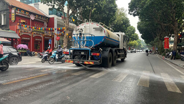 Hà Nội sẽ phun sương, rửa đường để giảm ô nhiễm