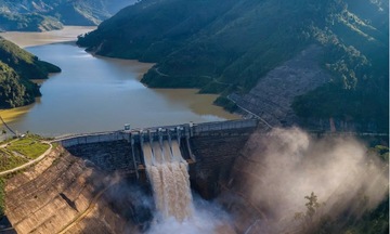 Thủy điện Sông Bung hạ mực nước hồ về cao trình đón lũ thấp nhất