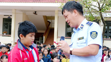 Gia Lai kiểm soát, ngăn thuốc lá điện tử len lỏi vào học đường