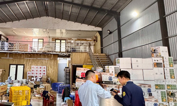 Nhập lậu hơn 400 sản phẩm, hộ kinh doanh đồ gia dụng bị xử phạt