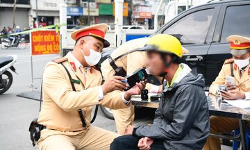 Xử lý hơn 1.600 lái xe vi phạm nồng độ cồn trong 4 giờ kiểm tra