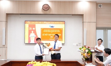 Đảng bộ Công ty Thủy điện Sông Bung kết nạp đảng viên mới