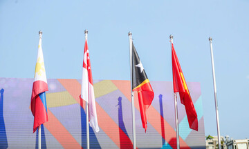Tự hào lá cờ đỏ sao vàng Việt Nam tung bay ở lễ thượng cờ SEA Games 33