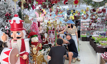 TP. Hồ Chí Minh: Thủ phủ đồ trang trí Noel ảm đạm, sức mua giảm