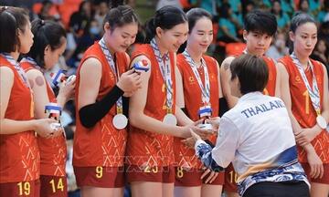 Tuyển bóng chuyền nữ Việt Nam thua tiếc nuối Thái Lan tại chung kết 