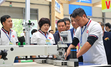 Công nghệ robot AI được giới thiệu tại HanoiTex & HanoiFabric 2025