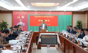 Kỷ luật cảnh cáo các ông Lê Tấn Dũng và Doãn Mậu Diệp