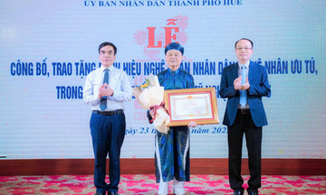 Thành phố Huế: Phong tặng nghệ nhân và sản phẩm công nghiệp nông thôn tiêu biểu