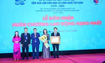 VAST vinh dự đón nhận nhiều phần thưởng cao quý